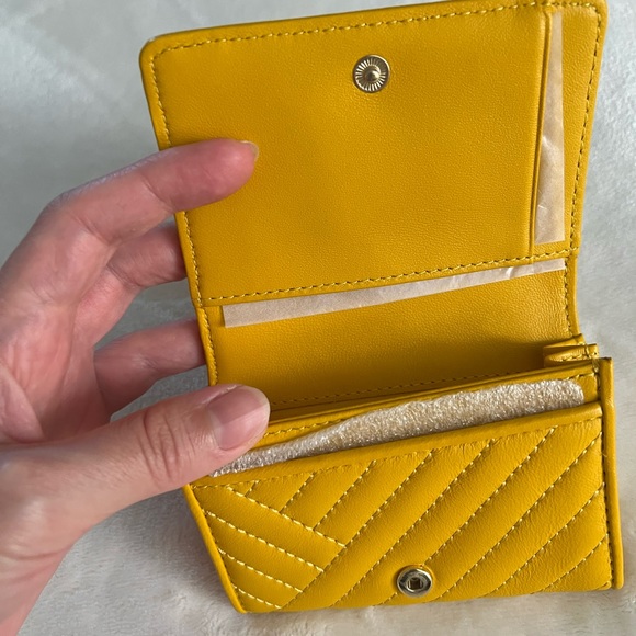 Tory Burch Alexia Bifold Mini Wallet - Picture 2 of 7